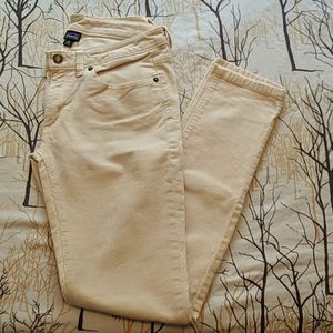Patagonia fitted corduroy sz 29 in cream color